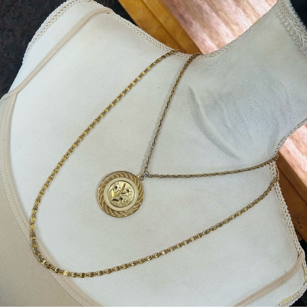 Vintage 70s-80s die cut floral medallion double strand chain necklace